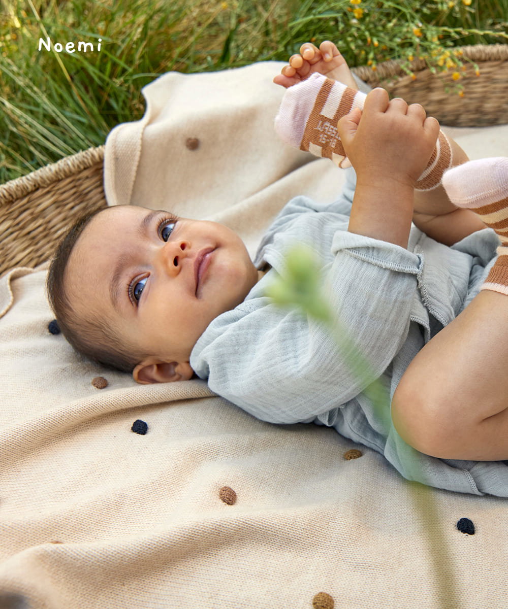 baby, baby blanket, linen, cotton, kneehigh socks