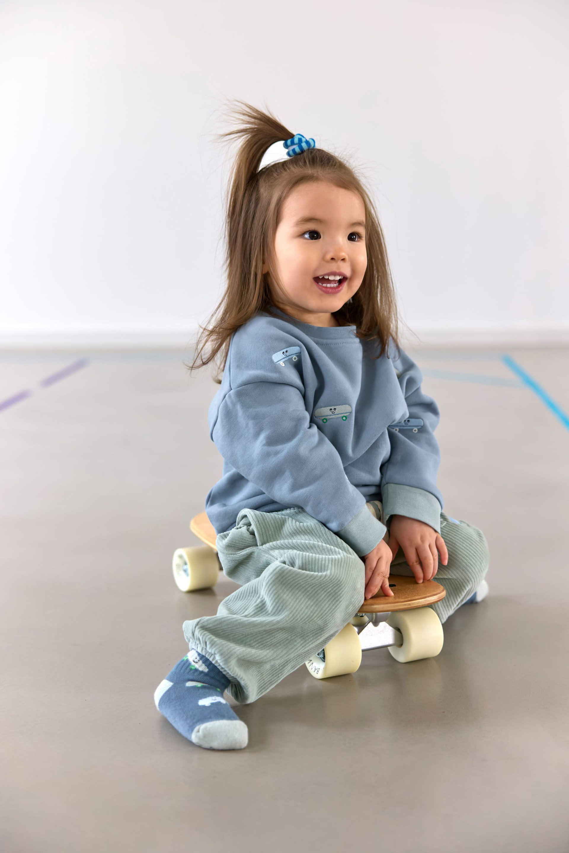 Kinder, Skater, Sweatshirt, Rückseite, Socken
