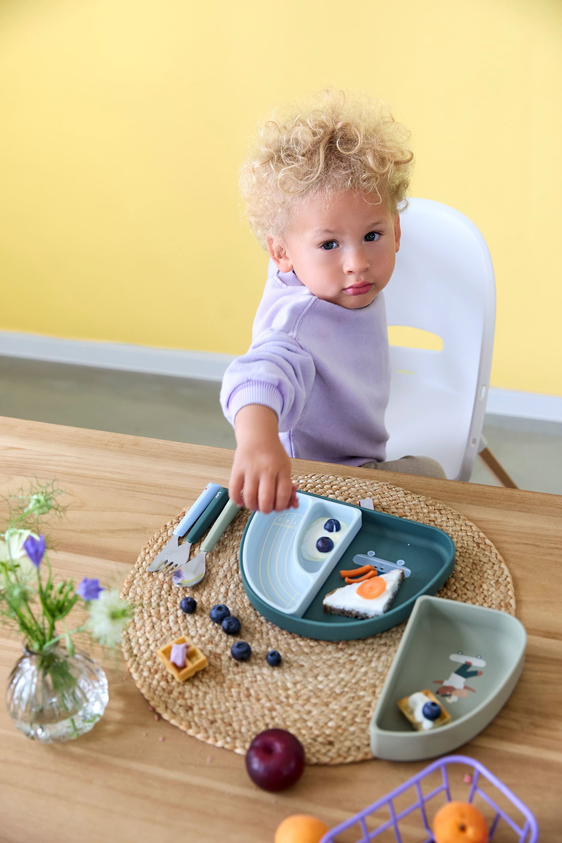 Moebel, Tabelle, Baby, Person, Portrait