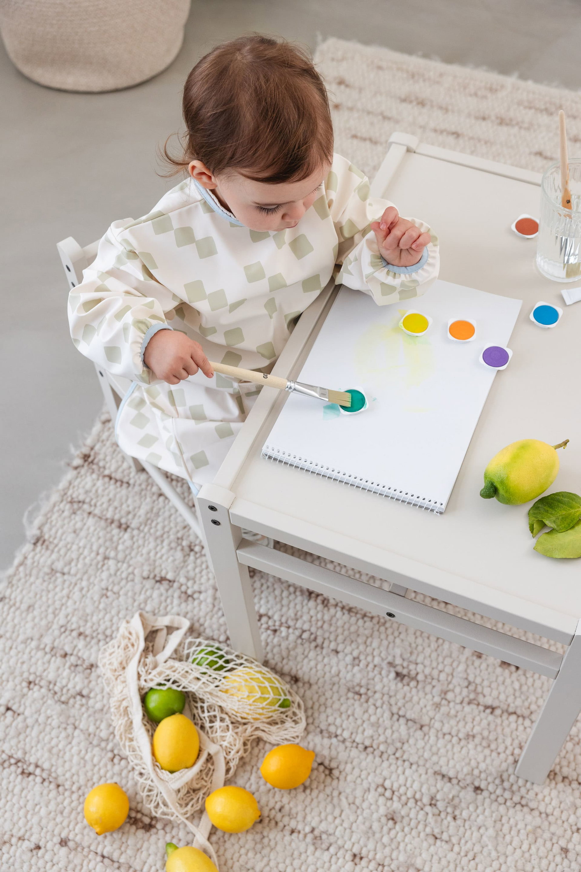 Bild 3 Malkittel Kinder - Happy Fruits, Khaki Grün, Tabelle, Person, Schraubenzieher, Birne, Sitzend
