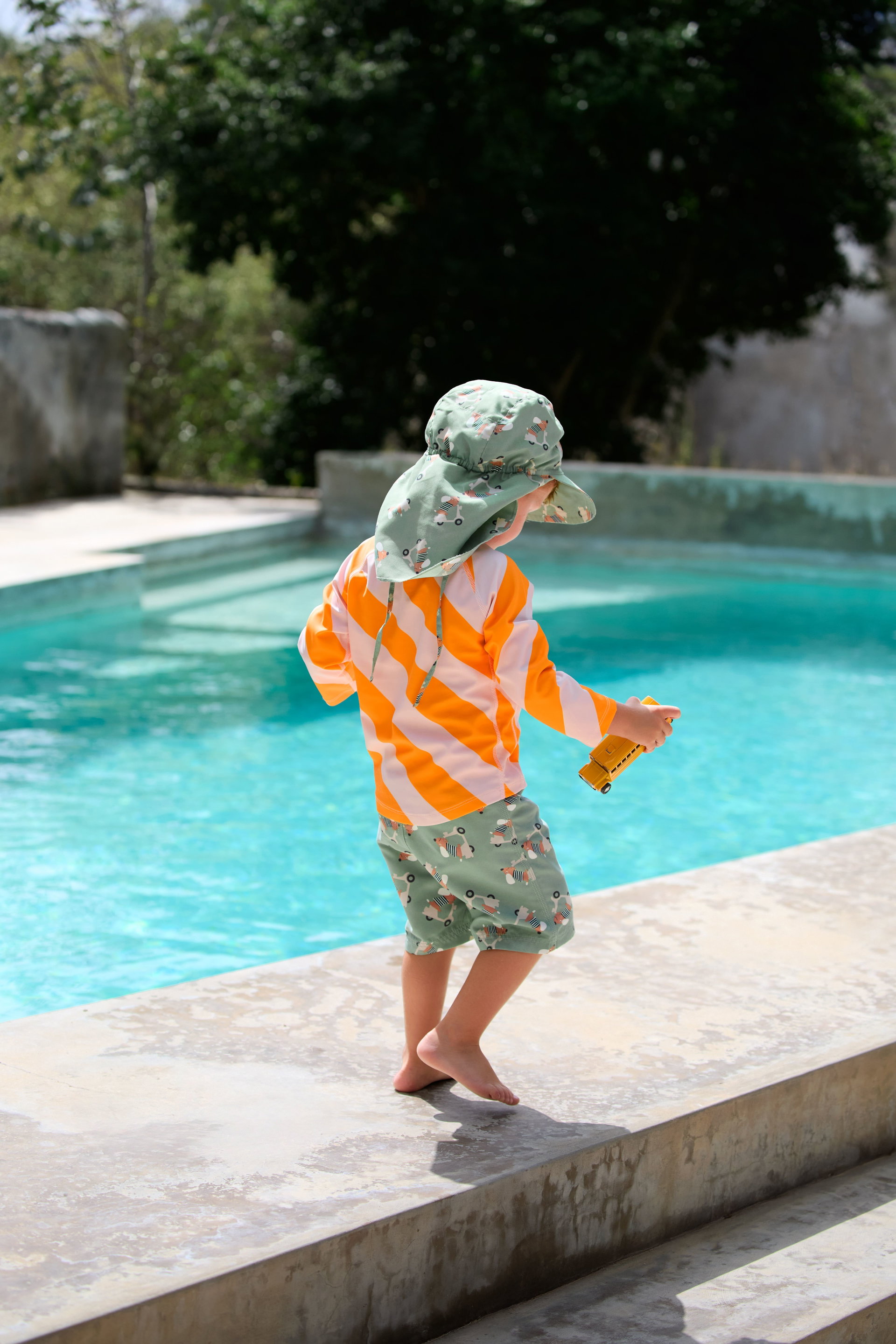 Kinder, Sommer, Badebekleidung, Hut, Motiv