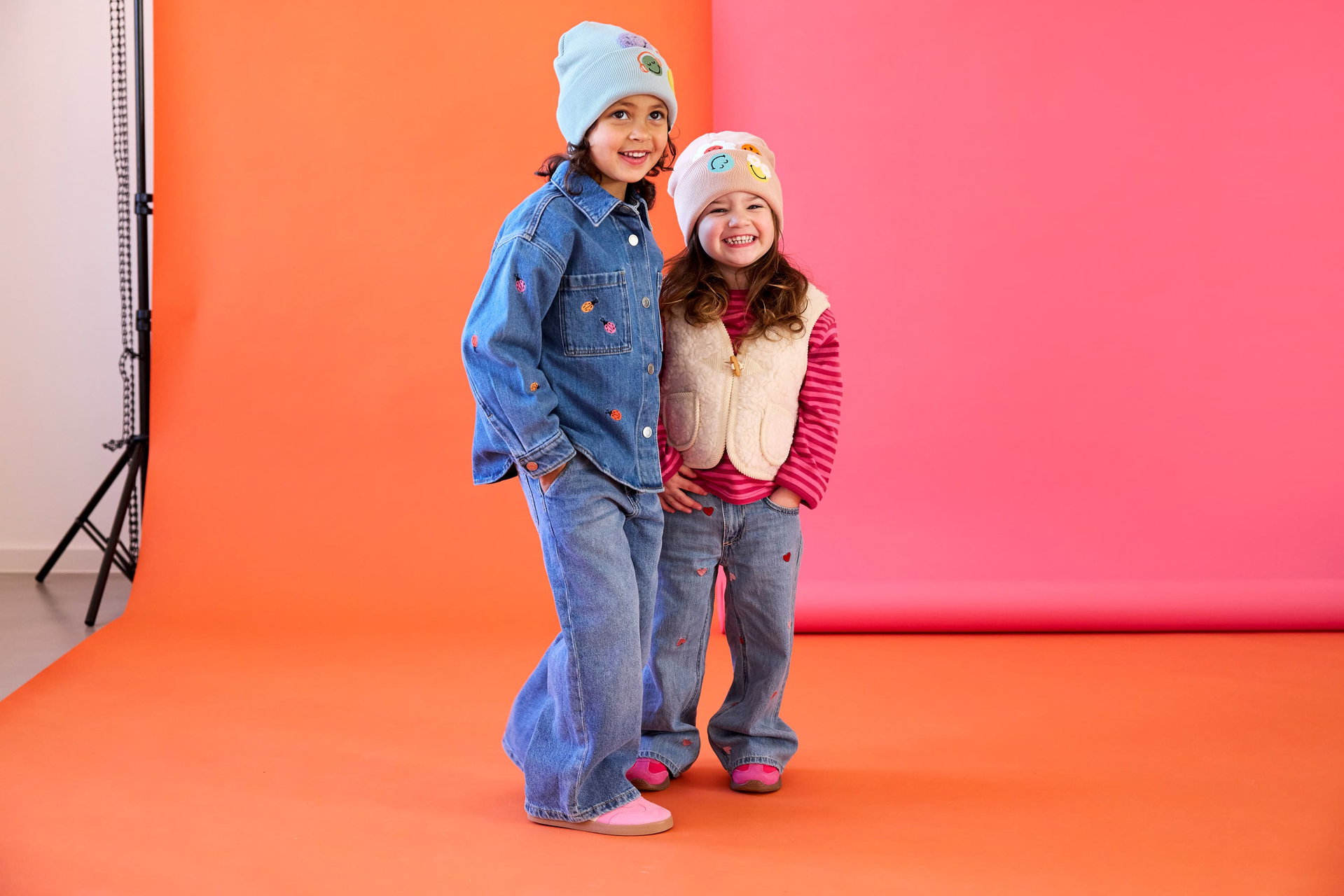 Jeansjacke, Jeanshose, Mütze, Kinderoutfit, Beide