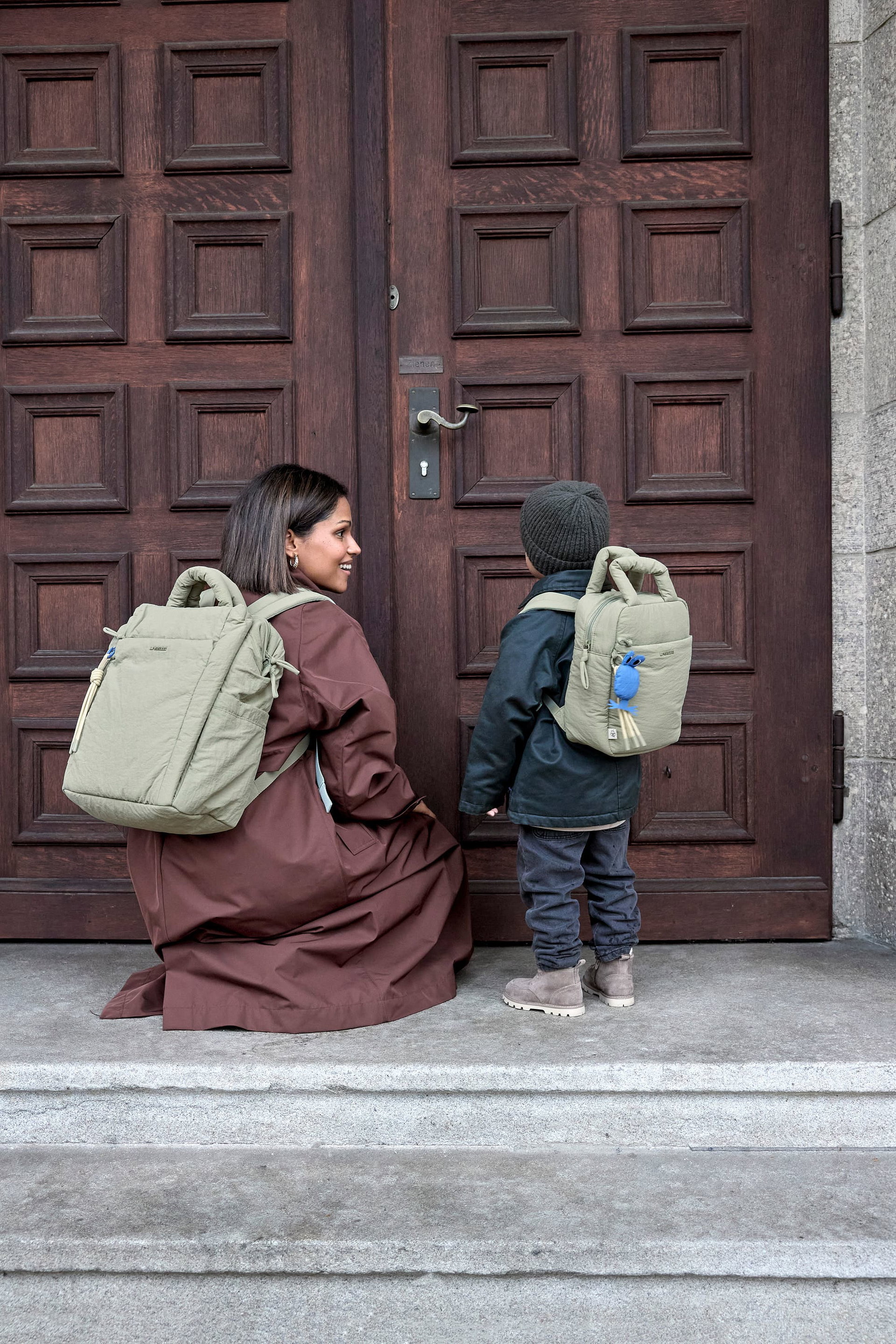 Mantel, Hosen, Tasche, Person, Frau