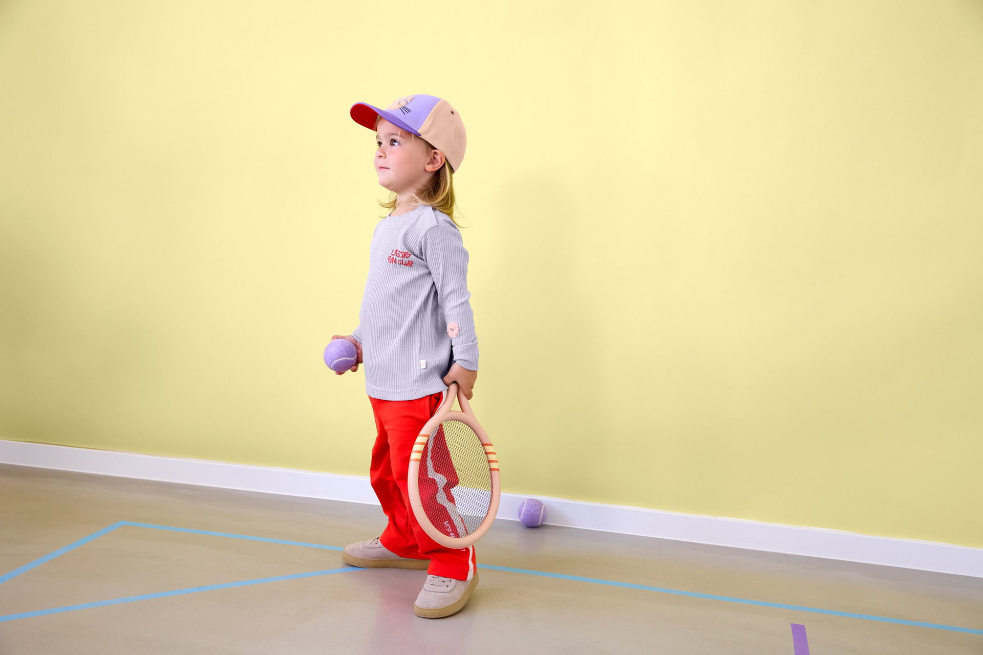 Person, Schläger, Tennisschläger, Schuh, Basketball (Ball)