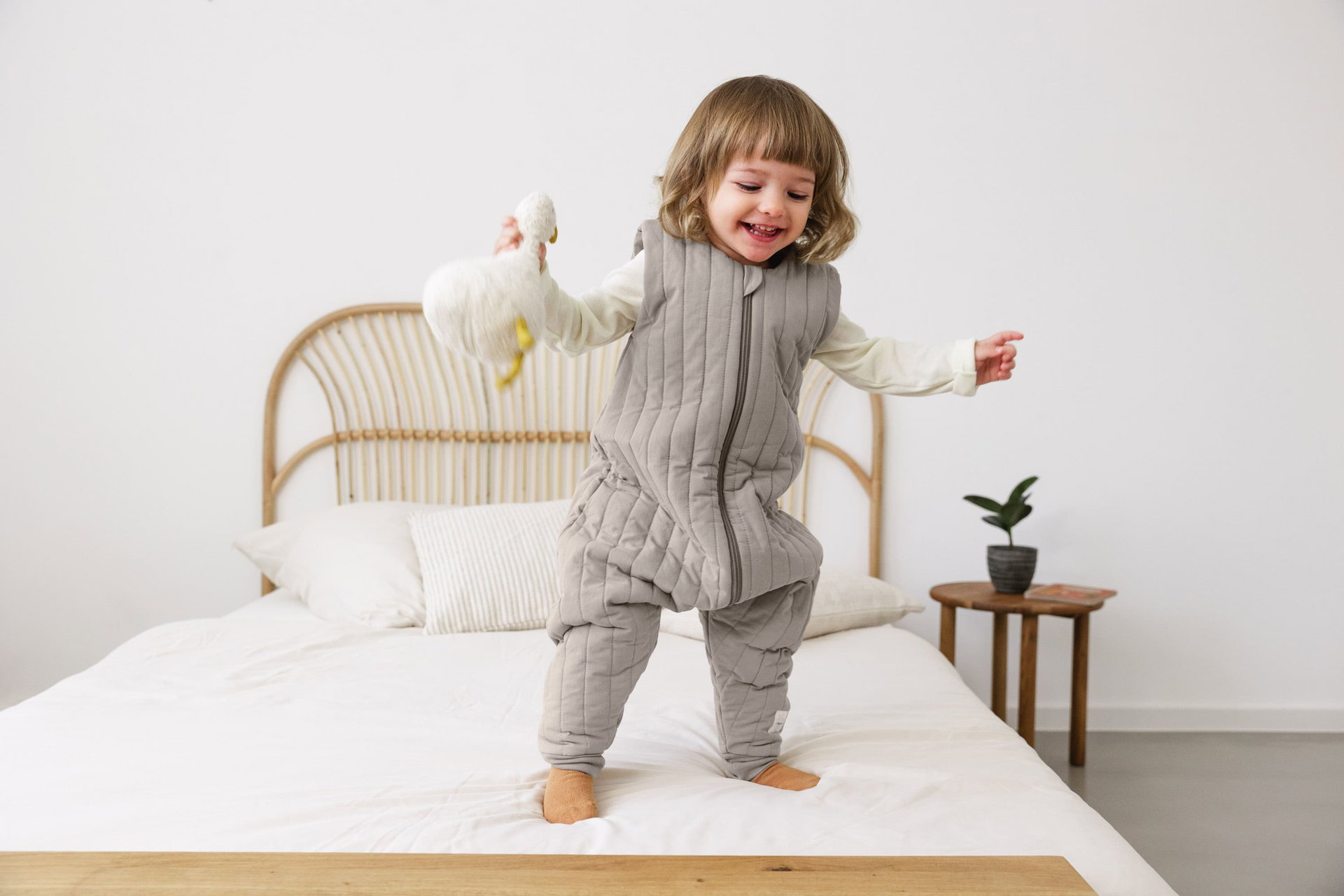 Bild 3 Kinder Schlafoverall 3 TOG - Bio Baumwolle, Taupe, Photographie, Kopf, Portrait, Hosen, Socke