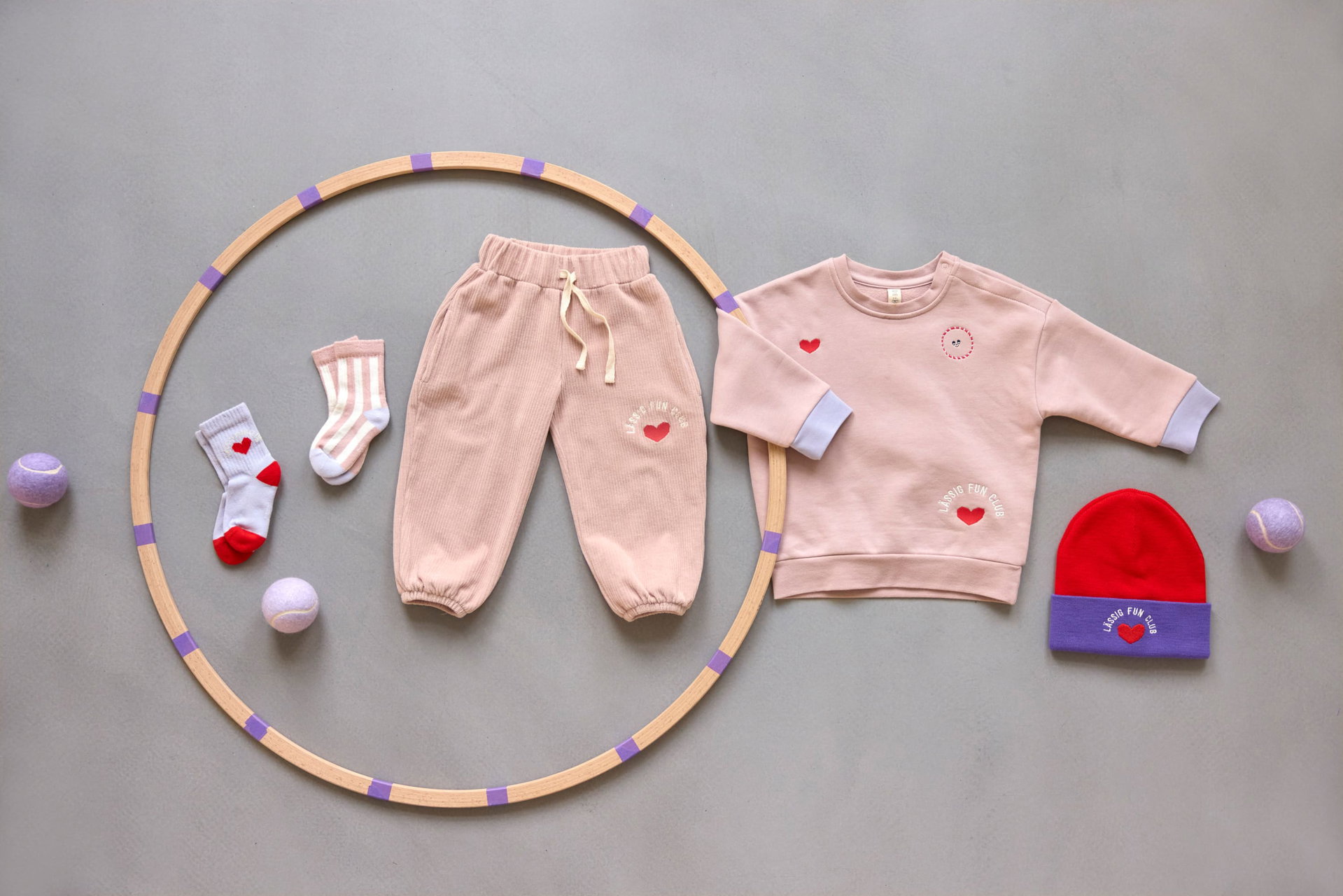 Babyoutfit, Hose, Pullover, Mütze, Socken, baby outfit, pants, hoodie, socks, hat