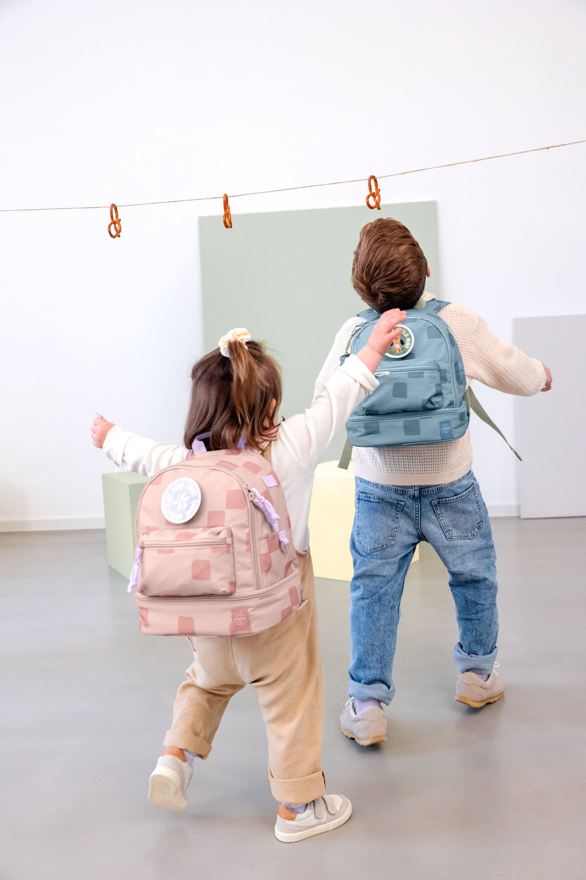 Bild 8 Kindergartenrucksack Mini - Pattern Party, Rosa, Hosen, Junge, Kind, Männlich, Person