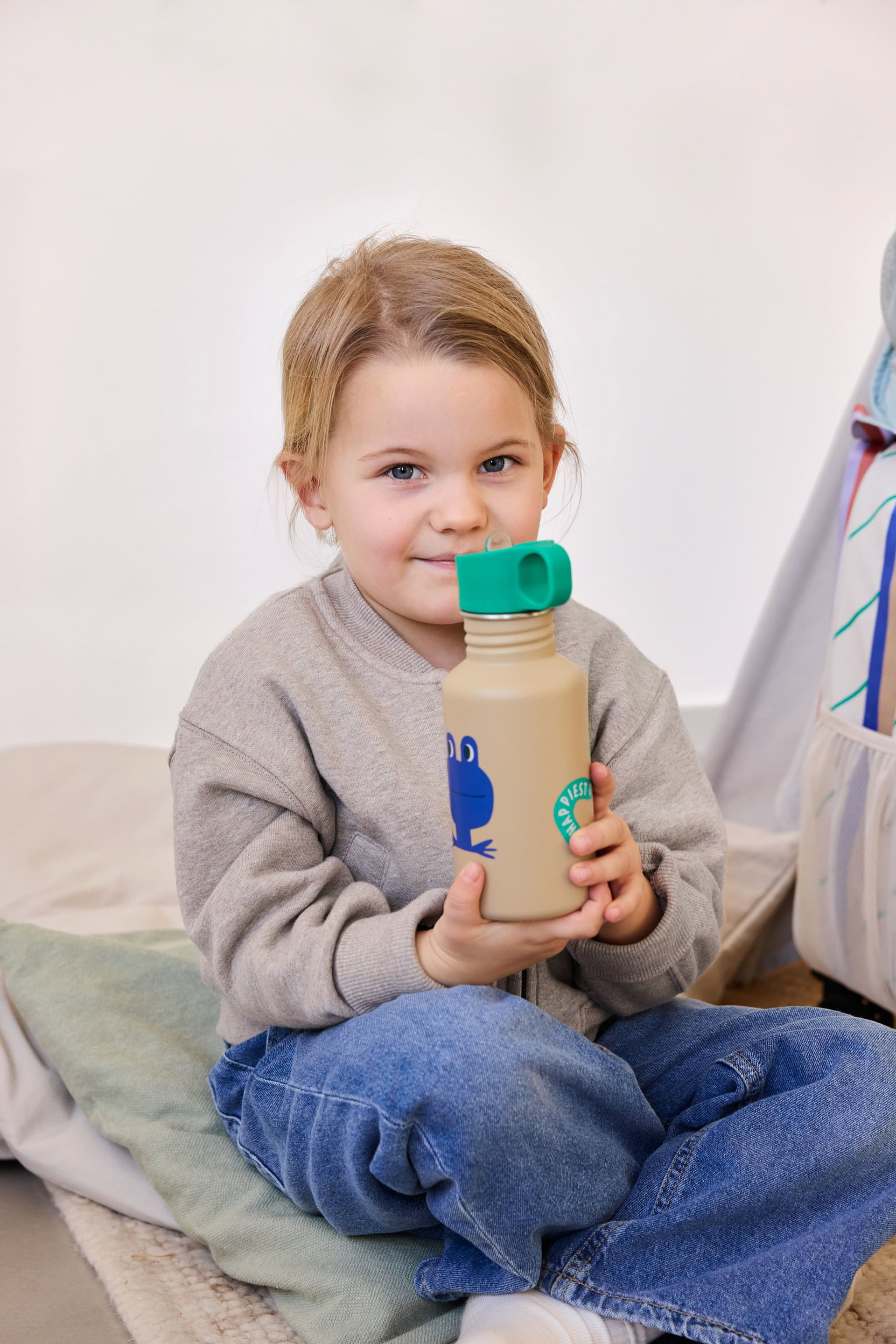 Kindertrinkflasche, Wasserflasche, Trinkbehälter, Becher, Grün