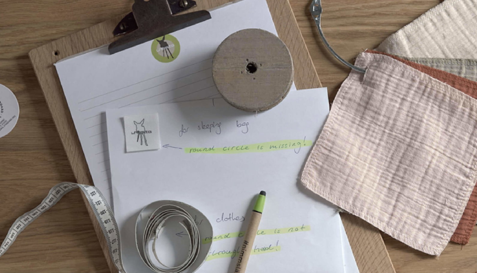 Nähzubehör, Maßband, Tape, Klebepapier, Schneidwerkzeug