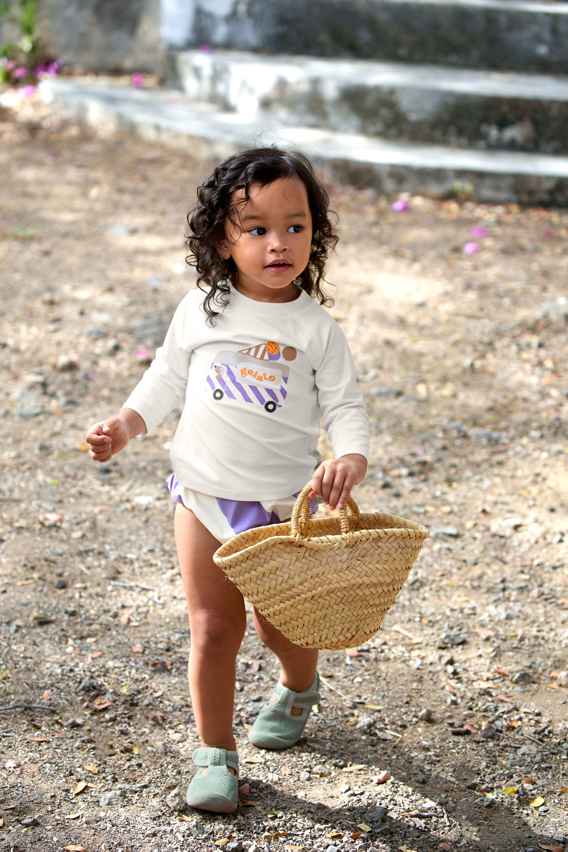 baby, toddler, korb, langarmshirt, sandalen