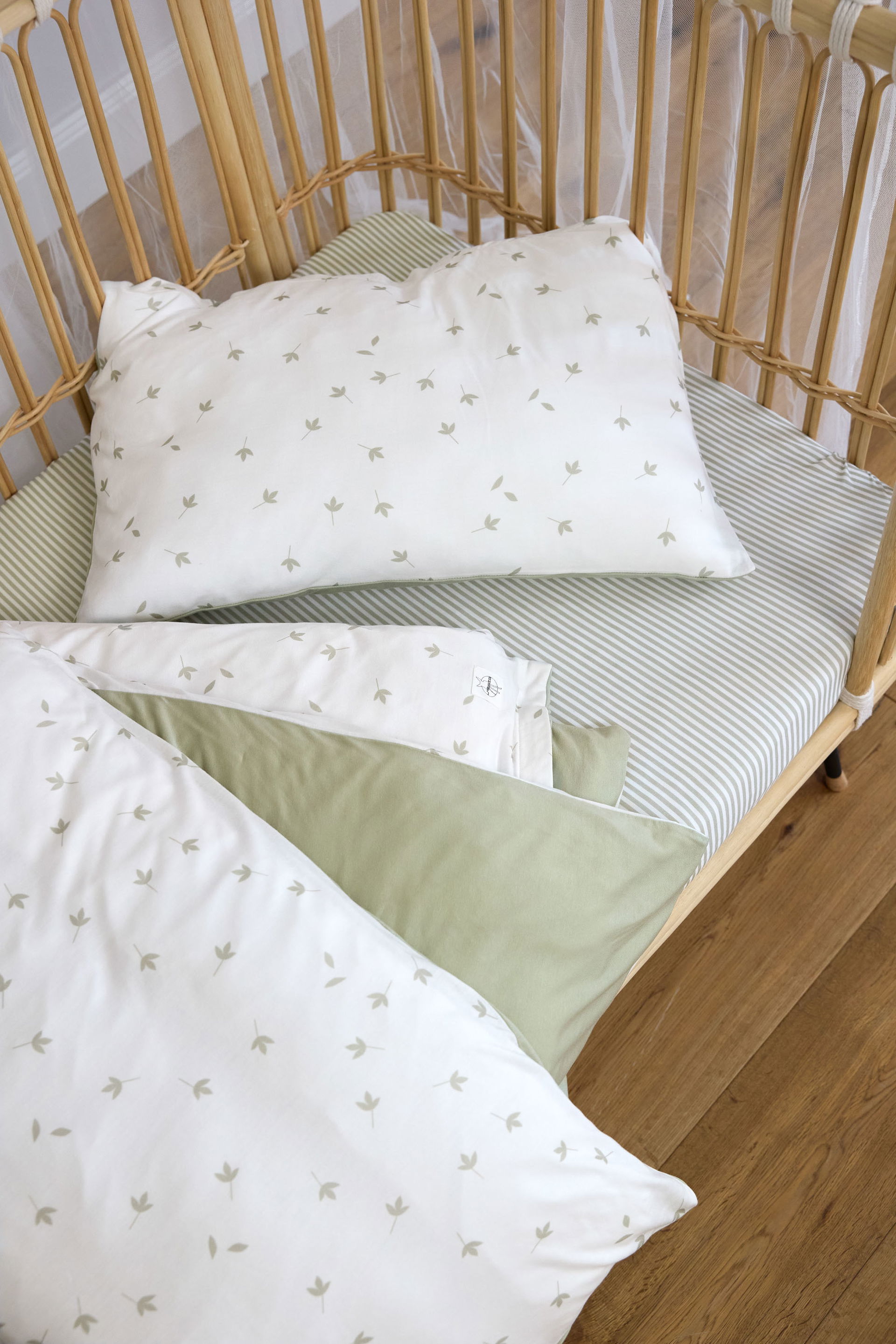 Bedding Set Children Eucalyptus, Leave milky olive