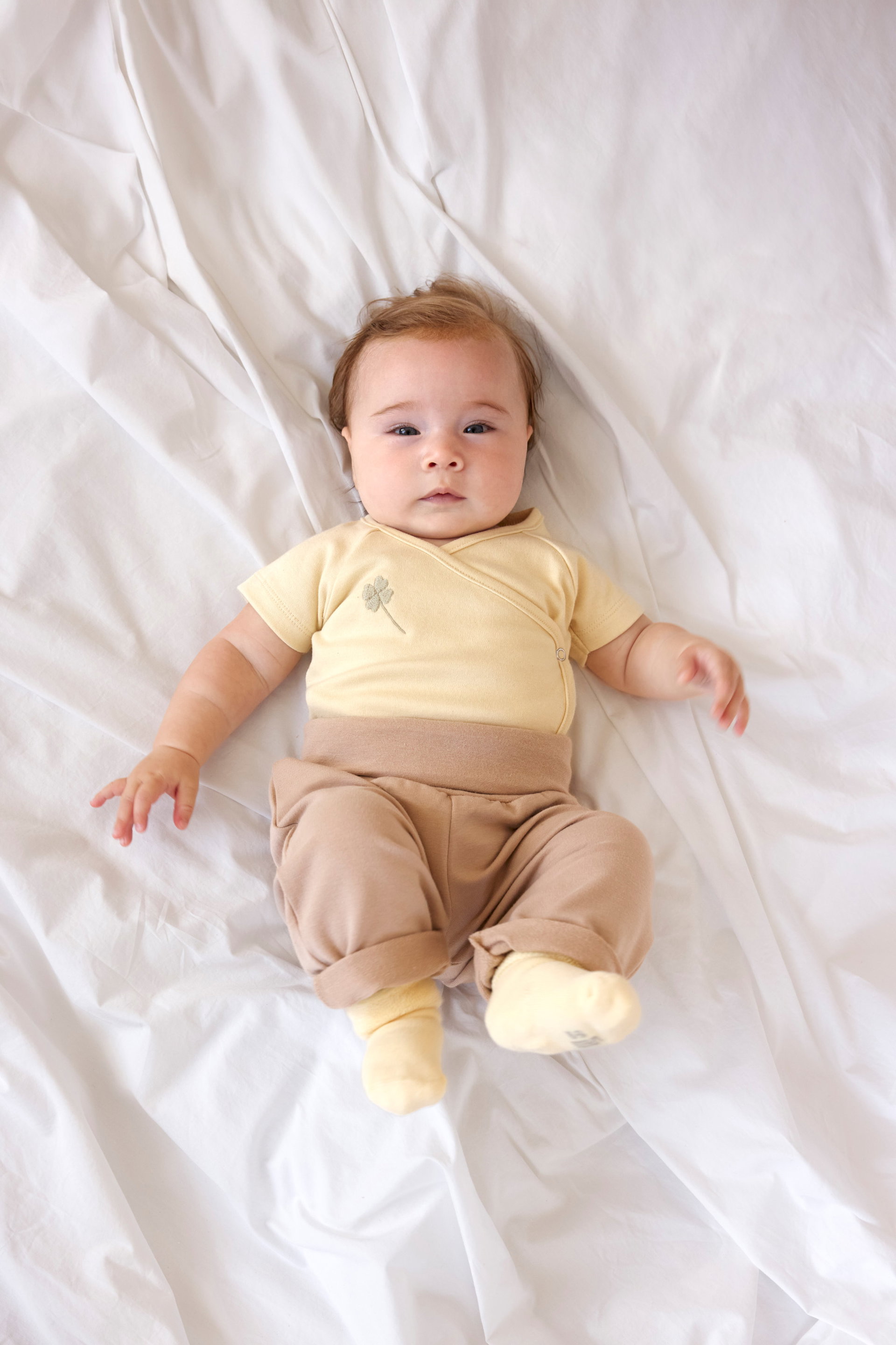 Baby-Wickelshirt, Kurzarm, Wickelverschluss, Babyhose, Beige